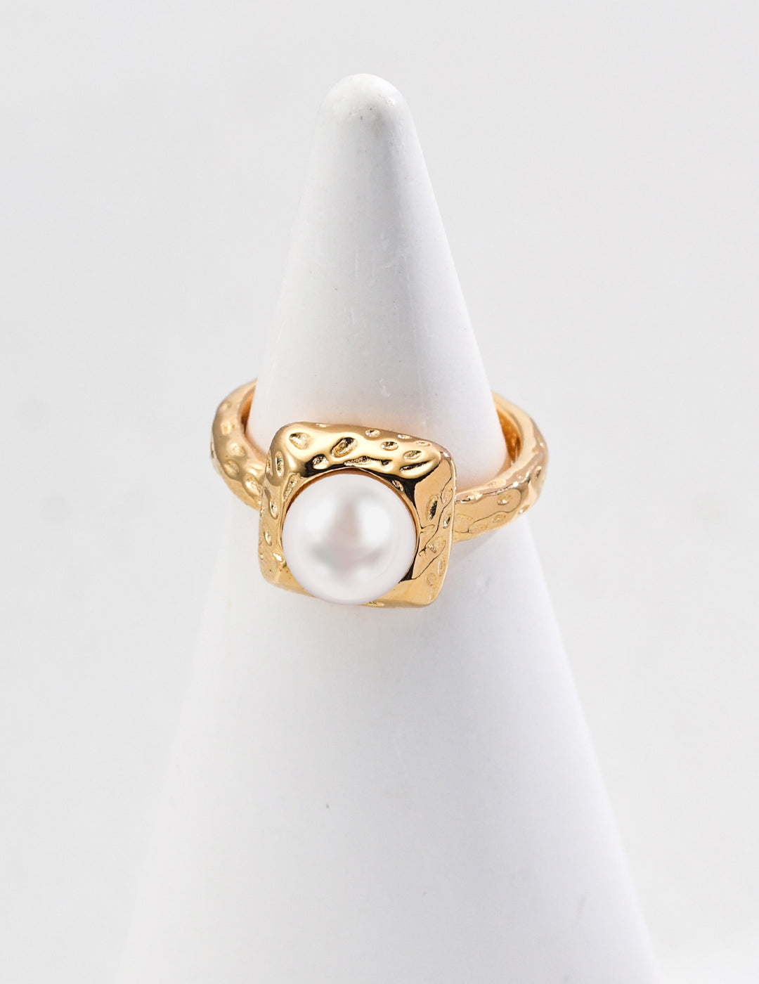 Natural pearl ring