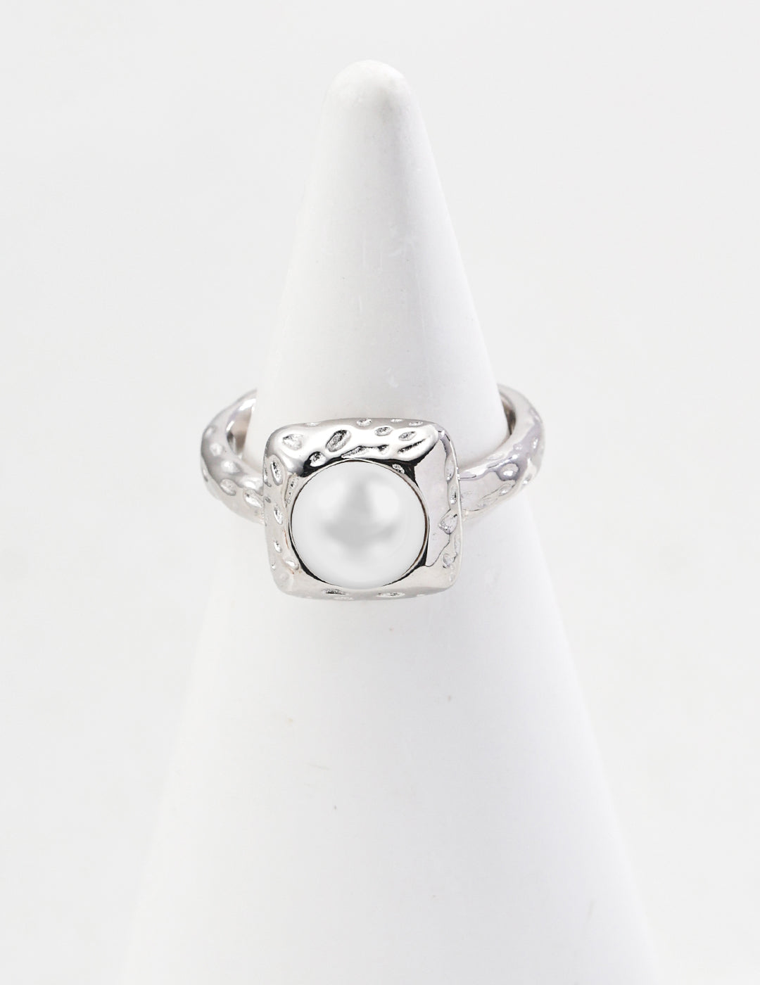 Natural pearl ring