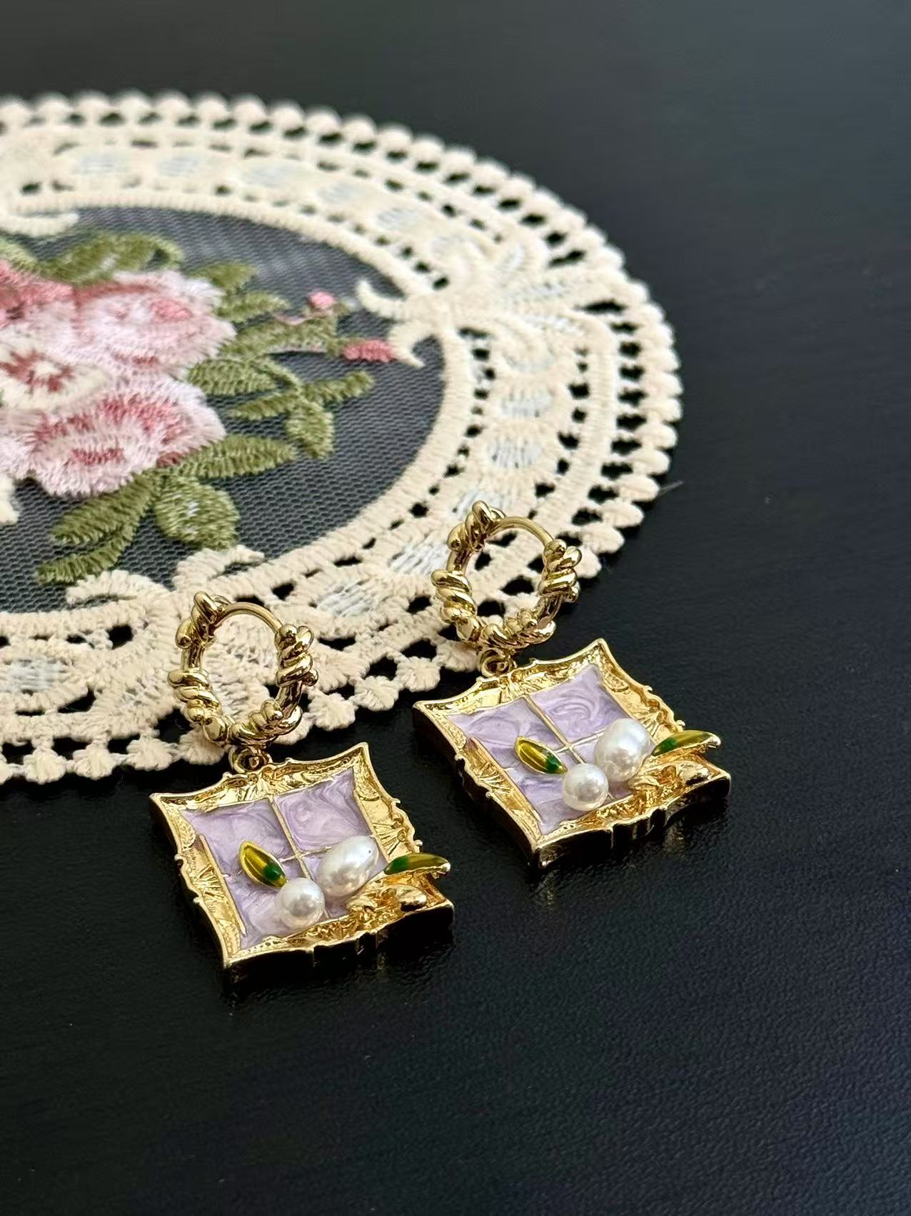 Leaf Pearl Earrings