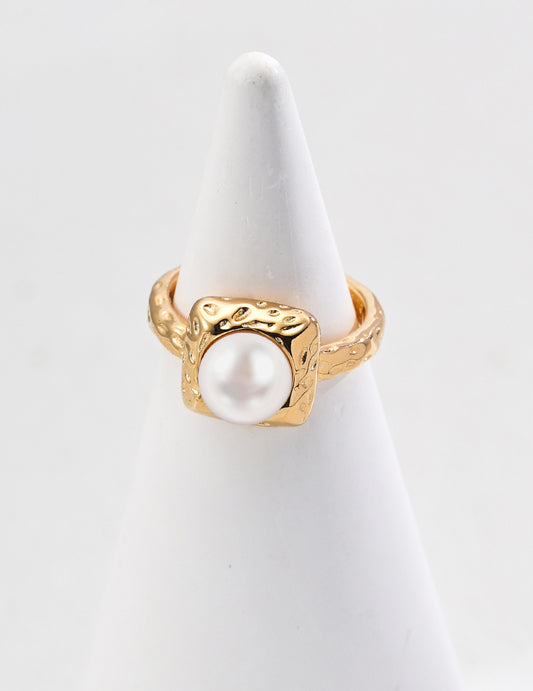 Natural pearl ring