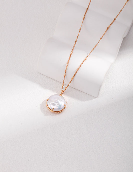 Pearl pendant necklace