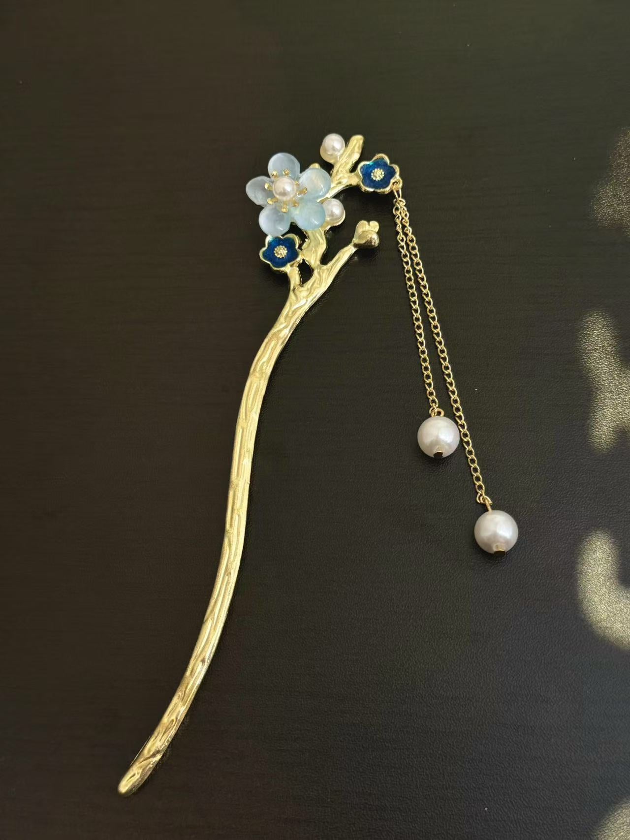 Plum blossom pearl tassel hairpin